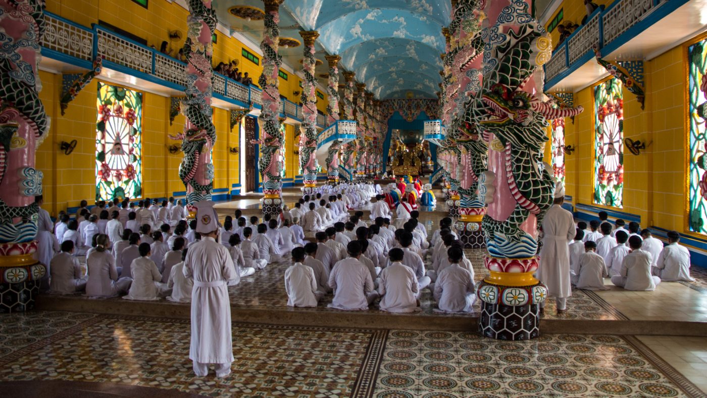 Cao Dai Great Temple - home to a unique religion in Vietnam | Places Happen